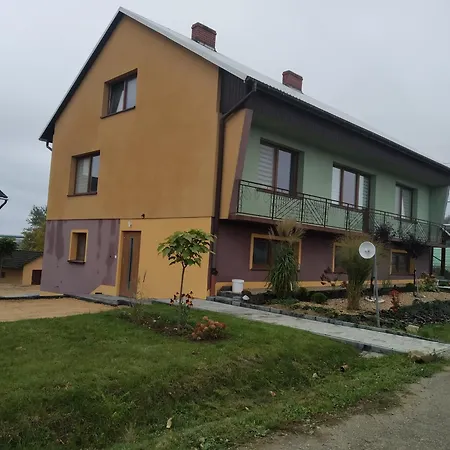 Nad S-ka منزل ريفي